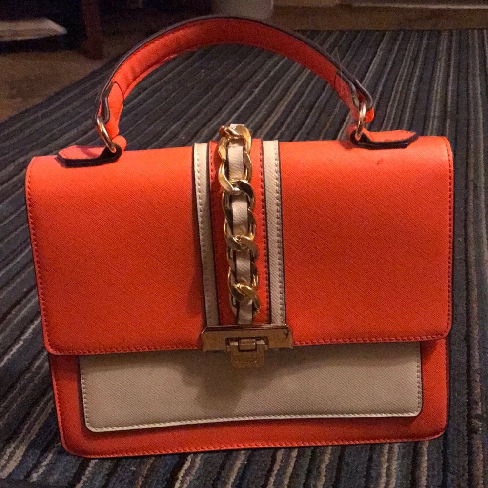 Women’s handbag.